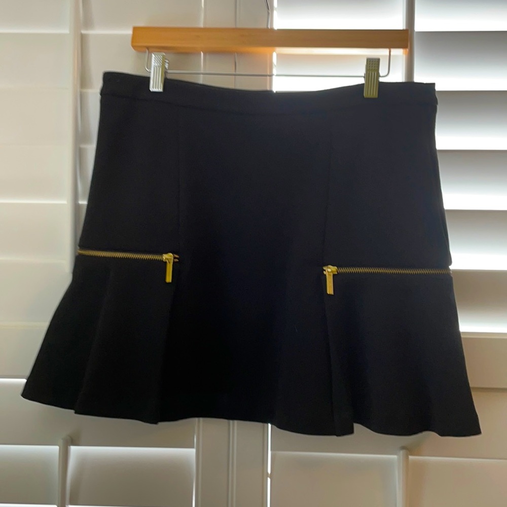 Michael Kors | black mini with zipper detail | 10